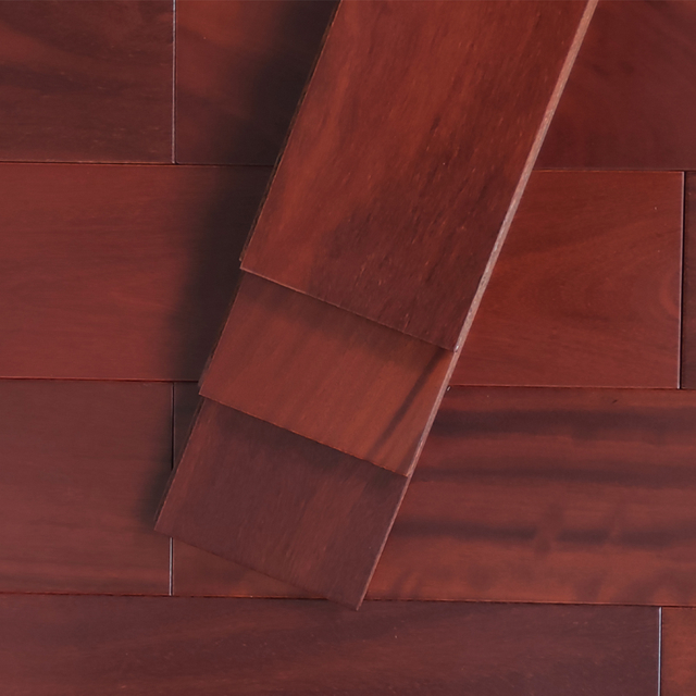  أرضيات خشبية صلبة كومارو حمراء تقليدية طول الأرضية الخشبية T&G 610 مم 100٪ خشب حقيقي 18 مم