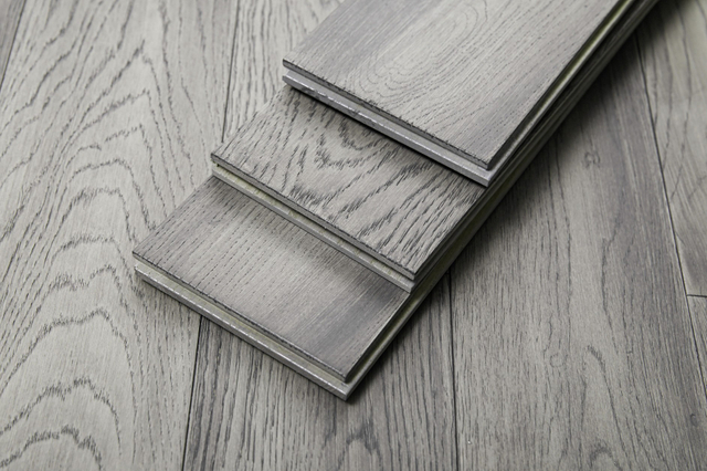 أرضيات من الخشب الصلب من خشب البلوط مقاس 18 مم، قطعة كاملة من اللون الرمادي T&G 