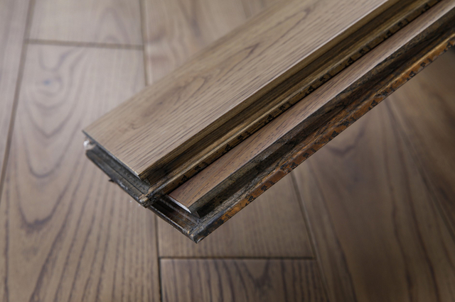 مبيعات متجر المصنع أرضيات خشبية صلبة من خشب البلوط للمطبخ بطول 610 مم أرضيات خشبية صلبة وأرضيات داخلية غير مكتملة